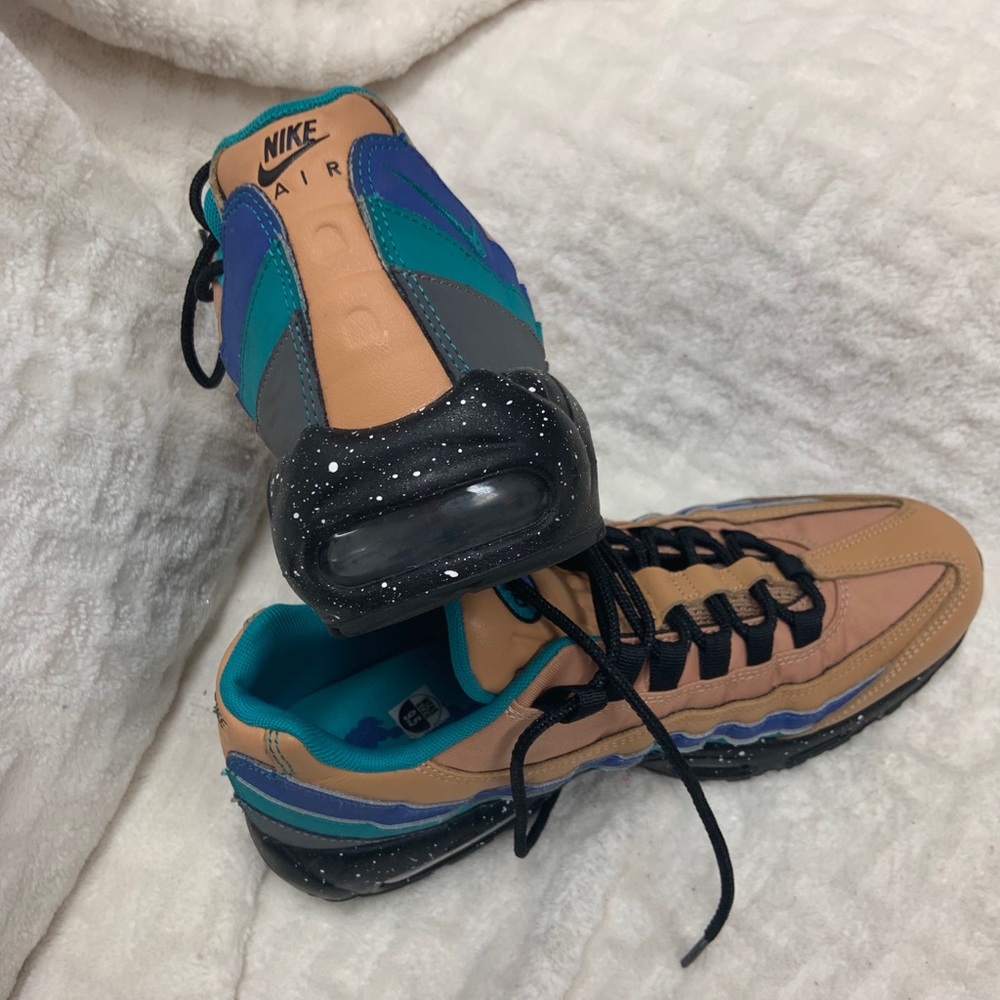 Running shoes - Picture 4 of 5